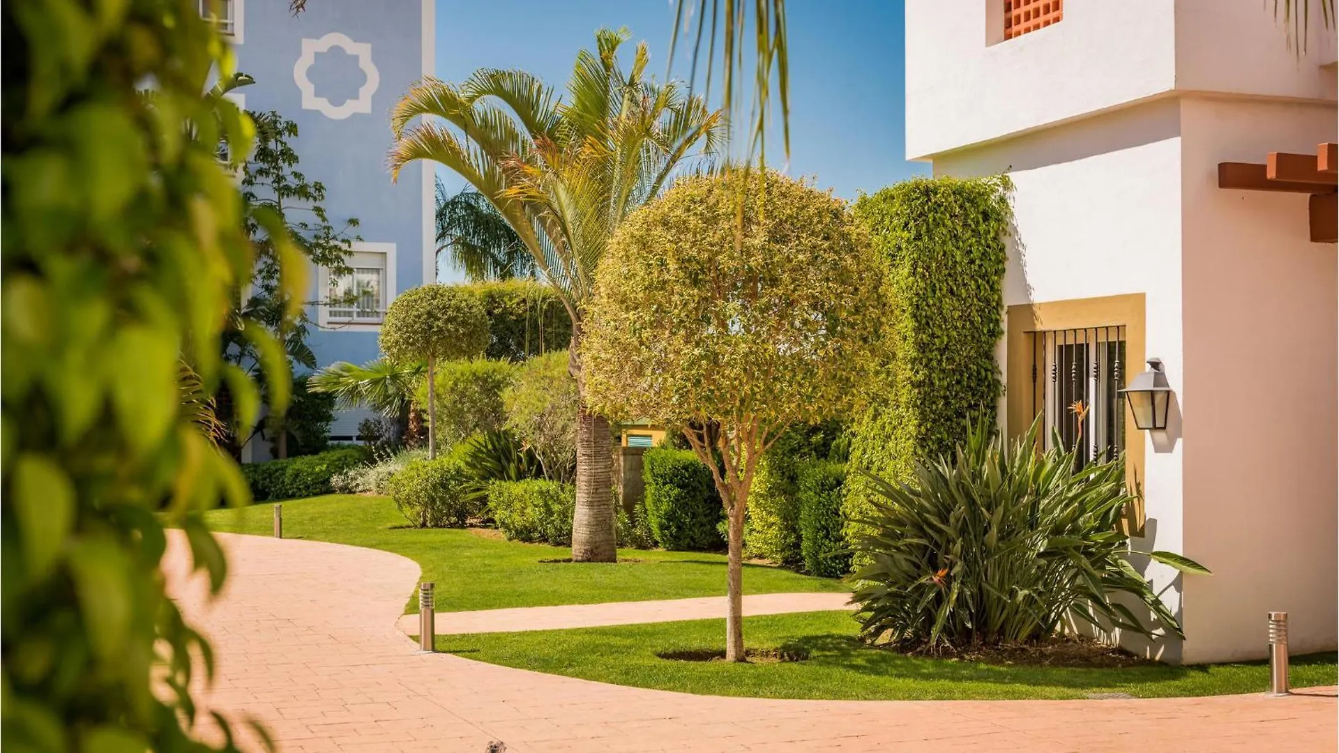 Lovely Apartment In Estepona With Kitchen